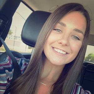 Meet your Posher, Demi